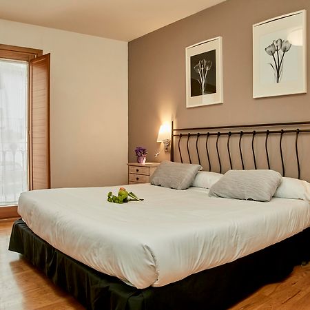 Hotel Casa Azcona Zizur Mayor ภายนอก รูปภาพ
