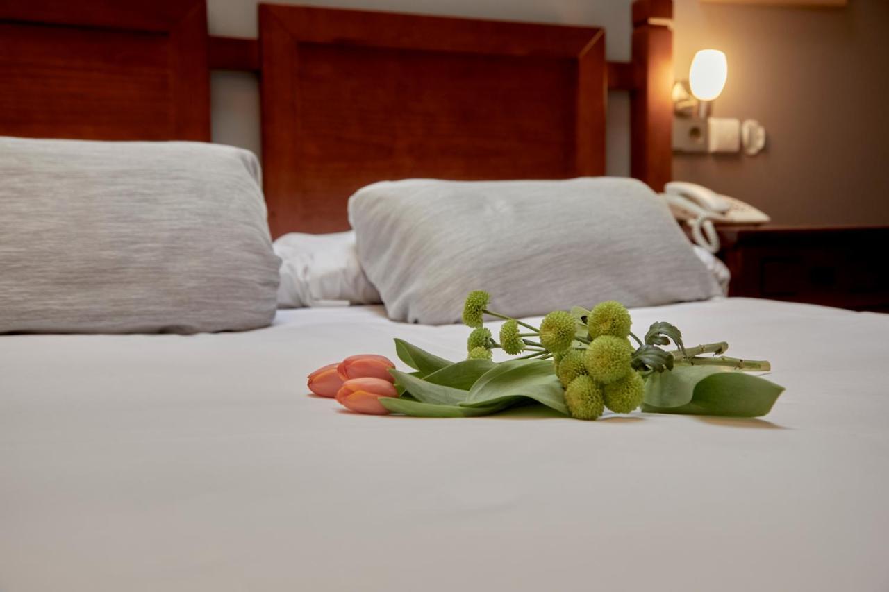 Hotel Casa Azcona Zizur Mayor ภายนอก รูปภาพ