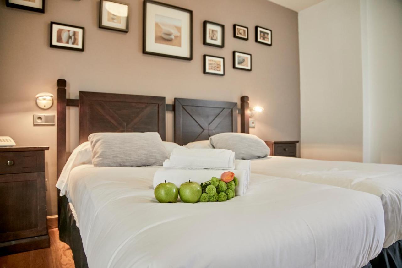Hotel Casa Azcona Zizur Mayor ภายนอก รูปภาพ