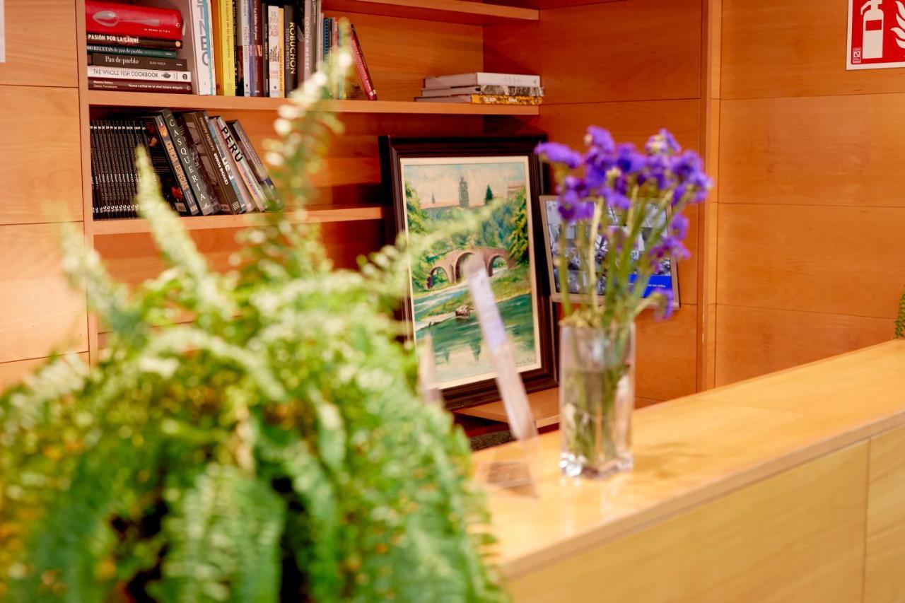 Hotel Casa Azcona Zizur Mayor ภายนอก รูปภาพ