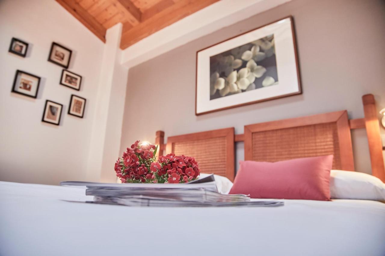 Hotel Casa Azcona Zizur Mayor ภายนอก รูปภาพ