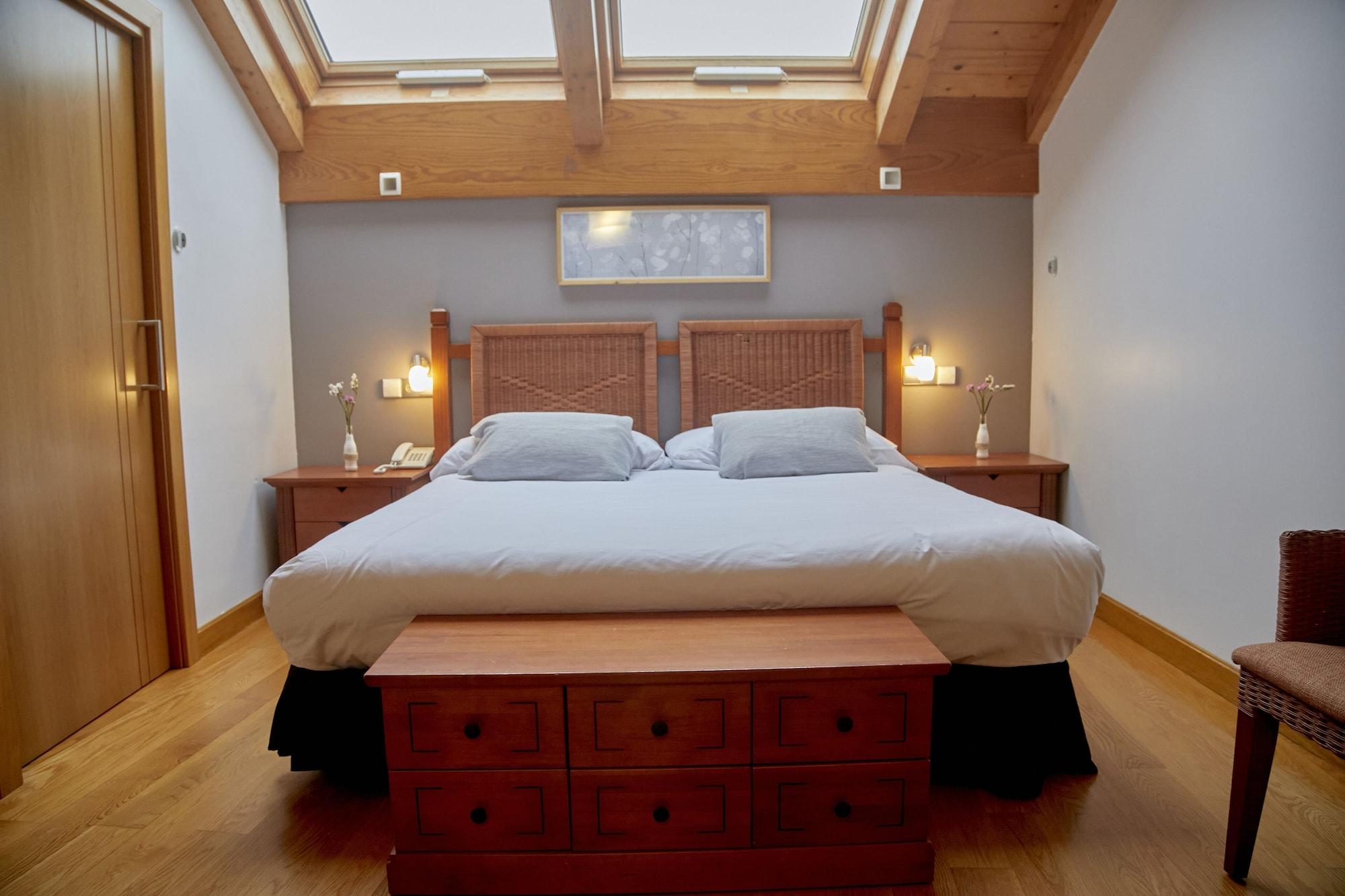 Hotel Casa Azcona Zizur Mayor ภายนอก รูปภาพ